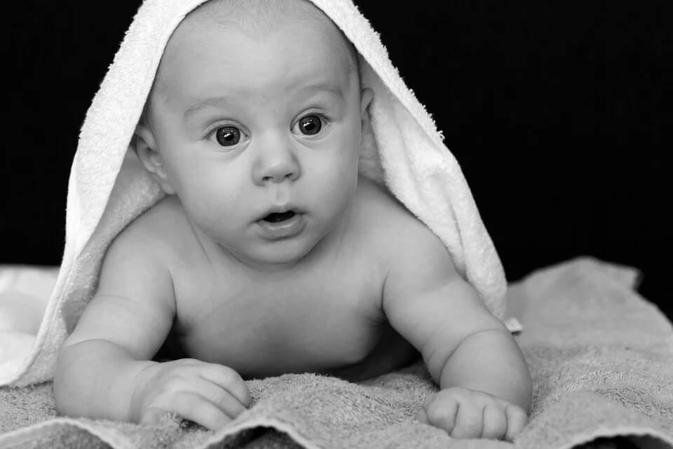 Neugeborene – Hygiene und Körperpflege fürs Baby