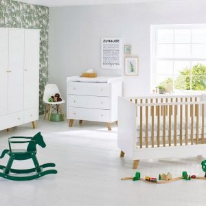 Pinolino® Babyzimmer-Komplettset »Pan«, (Set, 3-St), breit groß; mit Kinderbett, Schrank und Wickelkommode; Made in Europe