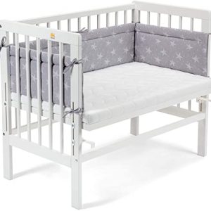 FabiMax 4611 Beistellbett Basic weiß, inkl. Matratze Comfort und Nestchen weiße Sterne auf grau