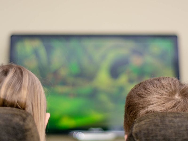 Fernseher für Kinder - das sollten Eltern bedenken und wissen