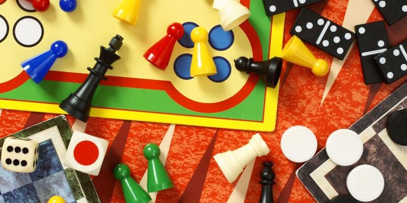 Spielspaß trotz Quarantäne: Tipps für Eltern, um kranke Kinder zu Hause zu unterhalten