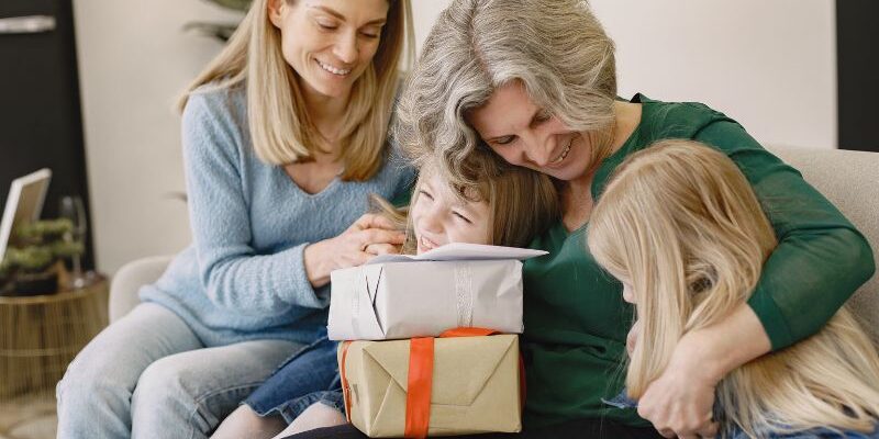 Geschenke von den Großeltern an die Enkel mit Erinnerungswert