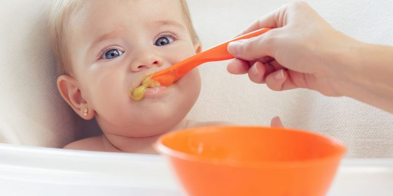 Beikost für das Baby einführen – Schritt für Schritt zum Brei