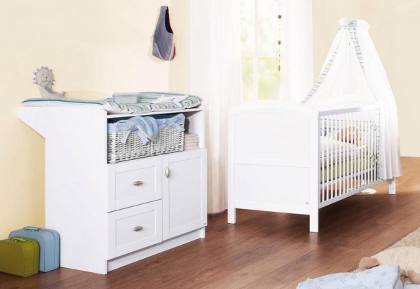 Pinolino® Babymöbel-Set »Laura«, (Spar-Set, 2-St), mit Kinderbett und Wickelkommode; Made in Germany