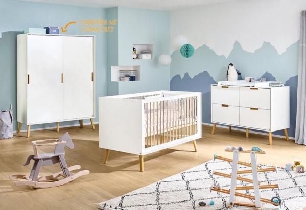Pinolino® Babyzimmer-Komplettset »Edge«, (Set, 3-St), extrabreit groß; mit Kinderbett, Schrank und Wickelkommode; Made in Europe