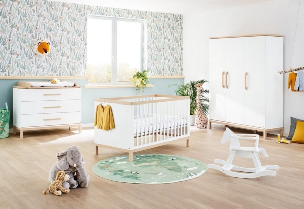 Pinolino® Babyzimmer-Komplettset »Light«, (Set, 3-St), breit groß; mit Kinderbett, Schrank und Wickelkommode; Made in Europe