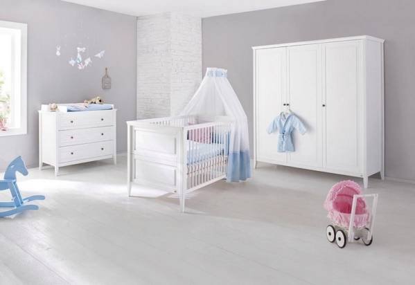 Pinolino® Babyzimmer-Komplettset »Smilla«, (Set, 3-St), breit groß; mit Kinderbett, Schrank und Wickelkommode; Made in Europe
