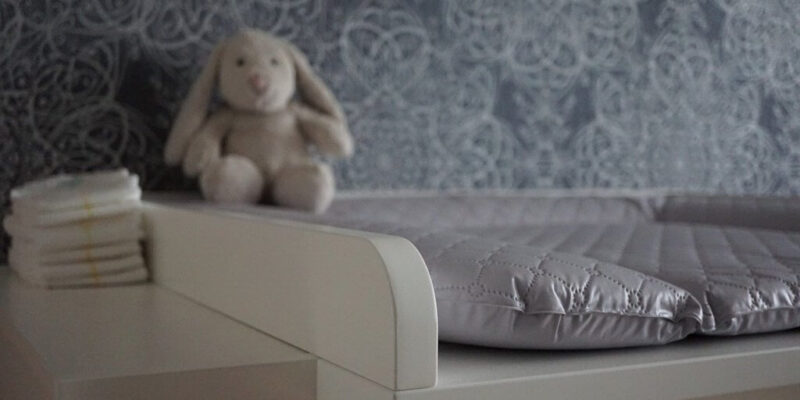 Baby nachts wickeln – so klappt es